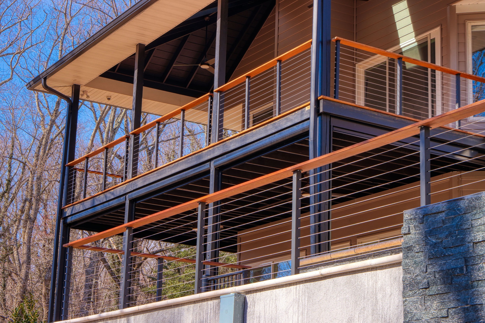 392956003_723242159820291_1809834242731340123_n (1) cable-railings-to-improve-exterior